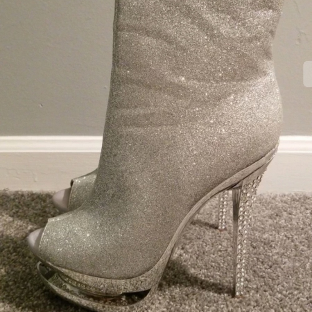 Booties - Picture 3 of 7